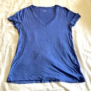 Jcrew cotton v-neck t-shirt is size large